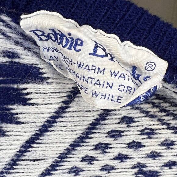 Vintage Bobbie Brooks Gorgeous Sweater Vest Aztec Eagle Design Size Small - Picture 7 of 7